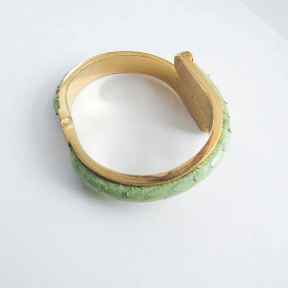 VINTAGE GOLD TONE GENUINE SNAKESKIN BANGLE BRACELET/ 6.5" wrist - Picture 8 of 11